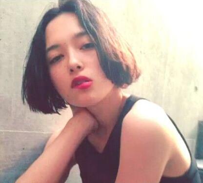 2021好看的中分短发发型图片