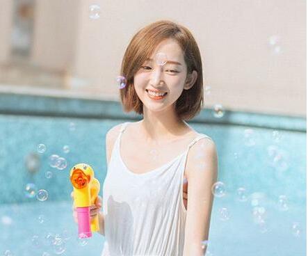 2017女生最爱这几款刘海发型图片 你剪对了没