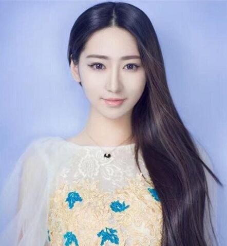 2017夏天最流行的甜美清新长发发型 让你秒变小萝莉