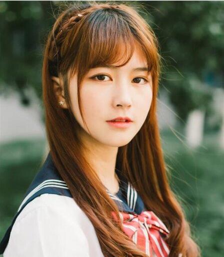 2017夏天最流行的甜美清新长发发型 让你秒变小萝莉