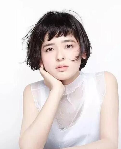 适合20-30岁女生最新春夏流行发型