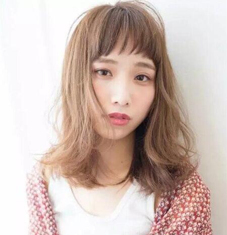 自然卷适合韩式外翘蓬松中长发女发型