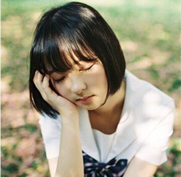 额头高脸圆适合的清新日系短发女图片