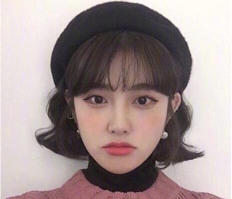 腮帮子大女生适合的减龄韩范空气刘海短发发型