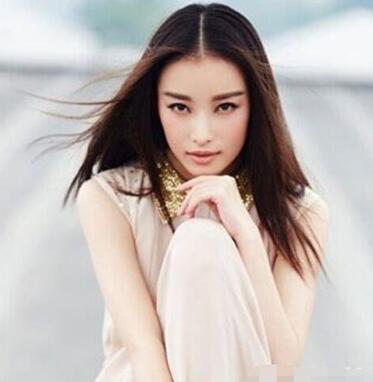 现在流行的女生直发发型,明星同款发型
