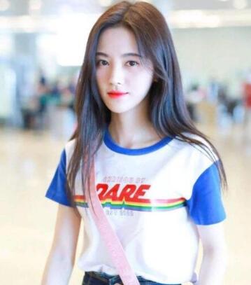 女生好看的直发发,中长直发灵动修颜