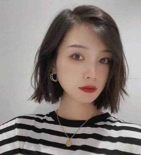 短发图片女2021新款减龄,短发减龄又时髦好打理