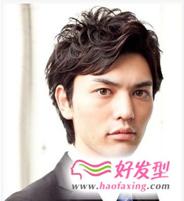 2018男士卷发发型 显得更加阳光帅气