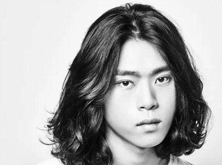 流行男士短发发型,显年轻的男生发型推荐