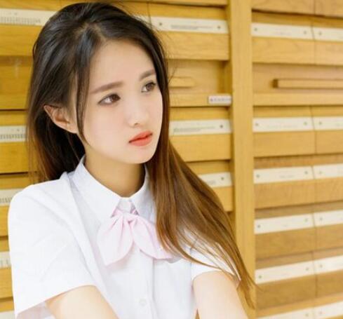 学生长发直发发型,青春文艺时尚百搭易打理