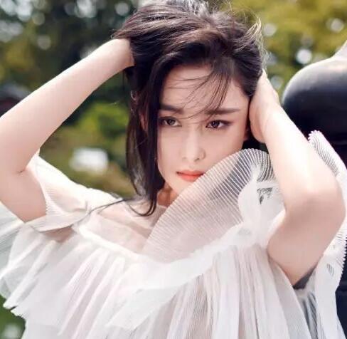女士发型中发卷发,女生减龄大卷发型合集