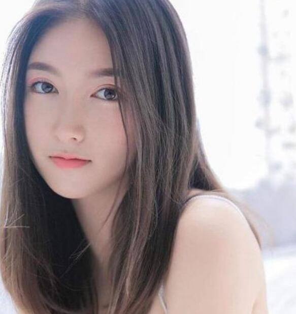 2021年流行直发发型 适合广大的女性朋友