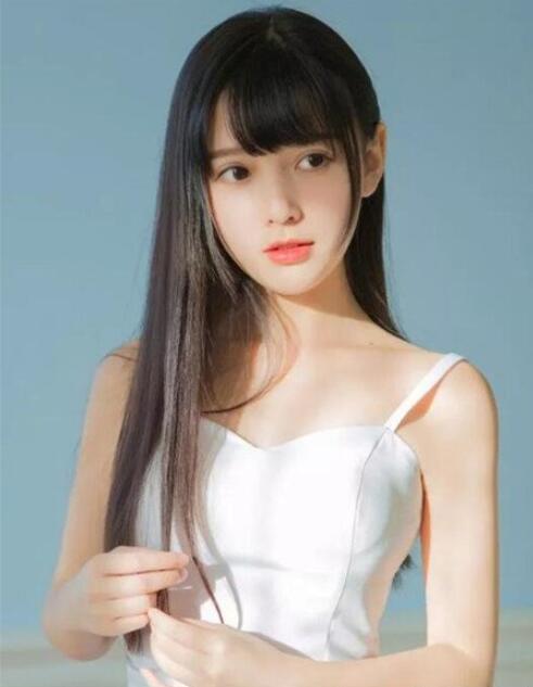 长直发怎样设计发型,甜美文艺少女感十足