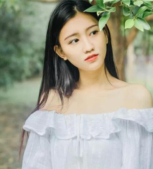 长直发怎样设计发型,甜美文艺少女感十足