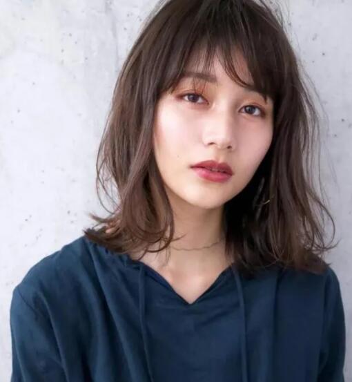 锁骨发2021年最新款,2021年特别流行的锁骨发