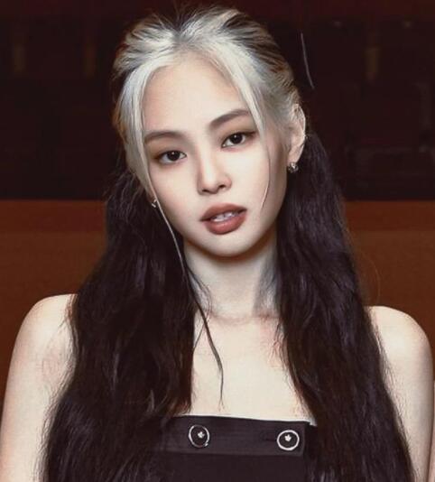 时尚发型女2021流行发型,女神发型减龄瘦脸显气质!