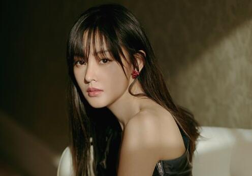 长发直发显年轻的发型,巧搭刘海气质减龄少女感爆棚