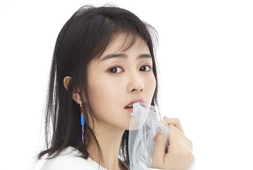 长发直发显年轻的发型,巧搭刘海气质减龄少女感爆棚