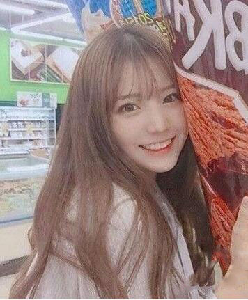 2021女生染什么颜色好看 潮到爆的新年流行发色图片