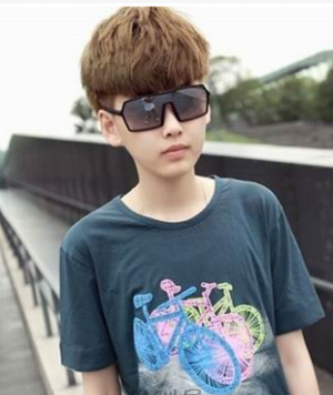 男生蘑菇头烫发发型  时尚帅气超显魅力