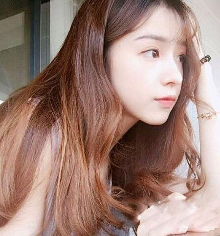 2021女生染什么颜色好看 潮到爆的新年流行发色图片