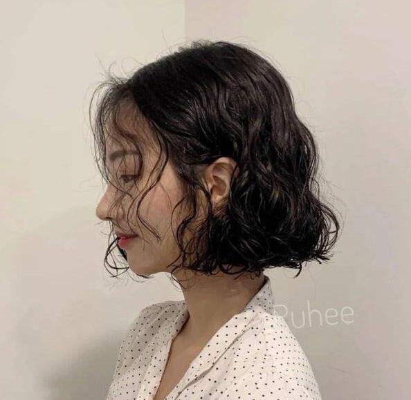 短发图片女2021新款减龄烫发,不挑年龄的发型
