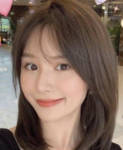 吴亦凡初恋女友发型,吴亦凡初恋女友发型是什么样子的