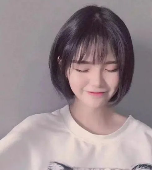 学妹们最适合的发型,青春亮丽的直发发型
