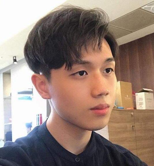 刘海发型男中学生,2022中学生剪什么发型比较好呢