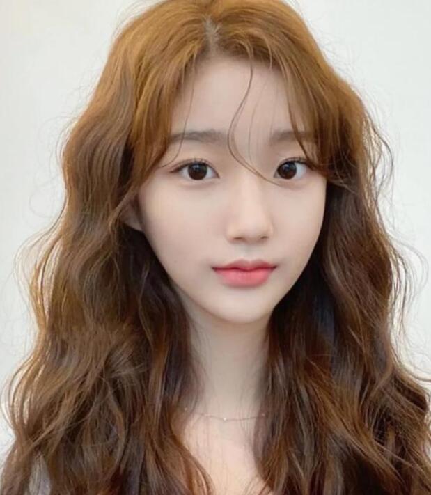 卷发发型女2022最新款,想换发型的小姐姐可以看看哦