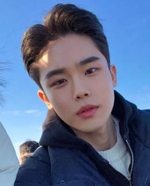 2019年最流行的男生发型  撩妹必备的时髦发型