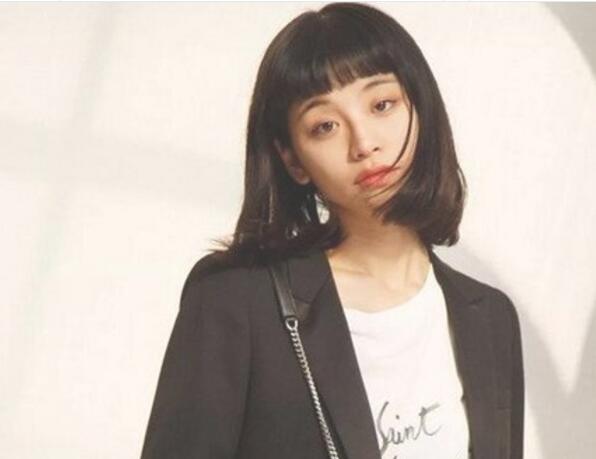 女生齐刘海直发如何打理,好看不挑人的齐刘海直发发型