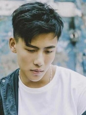 两边短中间长男最帅气发型  帅出了新高度
