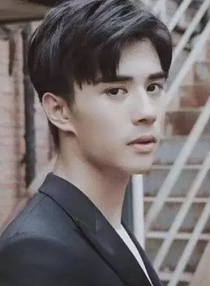 两边短中间长男最帅气发型  帅出了新高度