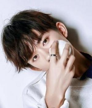 男生帅气韩式烫发发型  完美呈现时尚男神气质