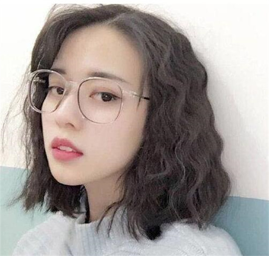 韩式小波浪卷发发型,秒变韩国波浪可爱美少女