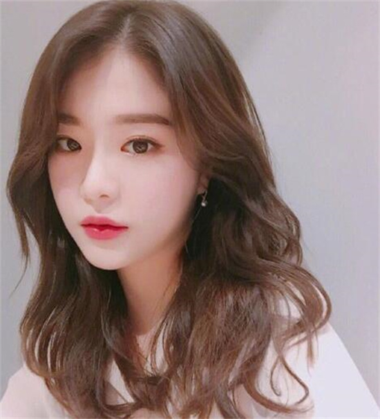韩式小波浪卷发发型,秒变韩国波浪可爱美少女