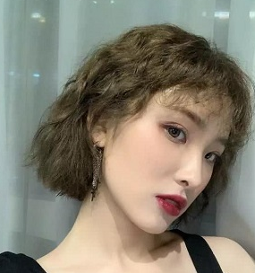 羊毛卷适合什么样的女生,超减龄的羊毛卷不卷可惜了