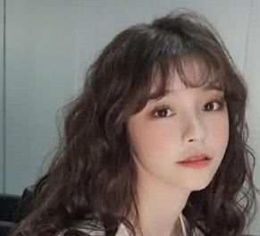 羊毛卷适合什么样的女生,超减龄的羊毛卷不卷可惜了