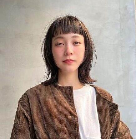 刘海发型女2022年新款,慵懒又不失优雅气质
