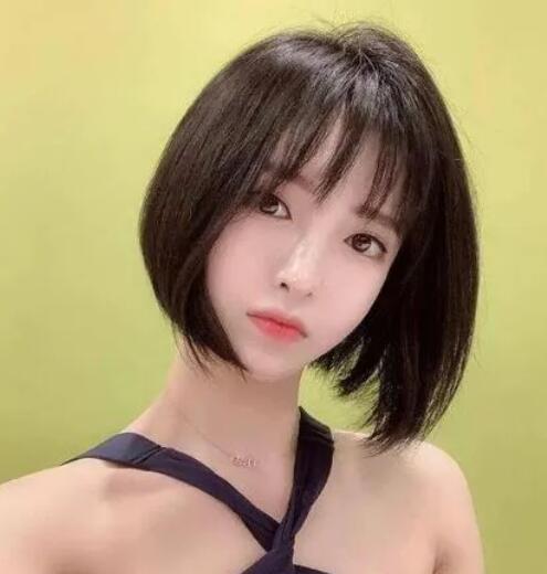 时尚发型女中短发,倍受亲赖的时尚发型