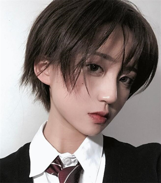 帅气2021超短发图片女 清新短发范本照着剪不出错