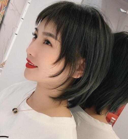 短发图片女2022新款,短发减龄又时髦