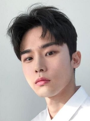 2019男最潮短发发型  男生短发精神帅气发型