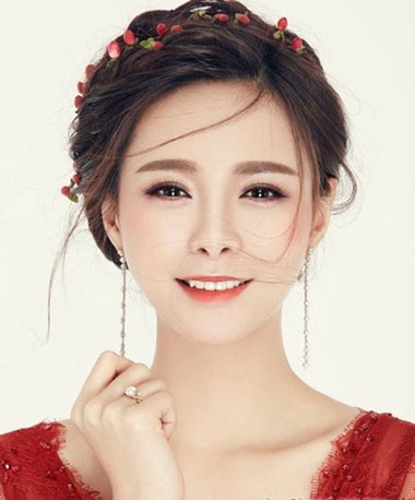 沈梦辰女神范长发发型图片 美出新高度