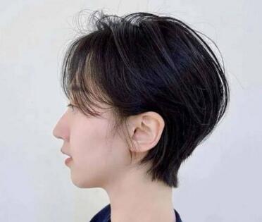 女生短发发型2022年最新款帅气,酷爽风格轻松驾驭