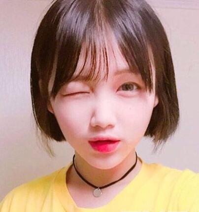 2022圆脸额头高女生适合的发型图片