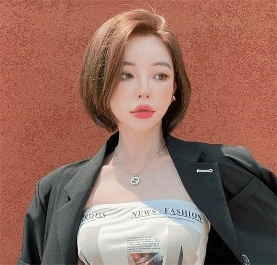 有层次感的短发女韩式图片 可盐可甜的短发