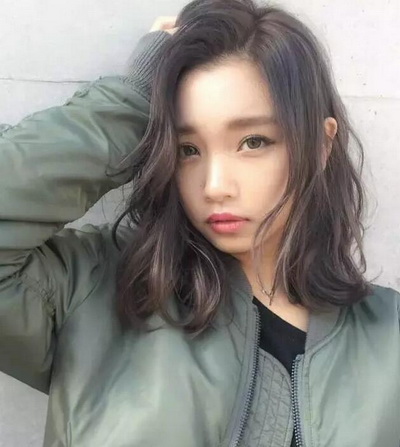 2022最受女生欢迎的齐肩烫发发型图片