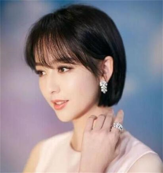 时尚又干练的女生短发图片 职场女强人的必选发型